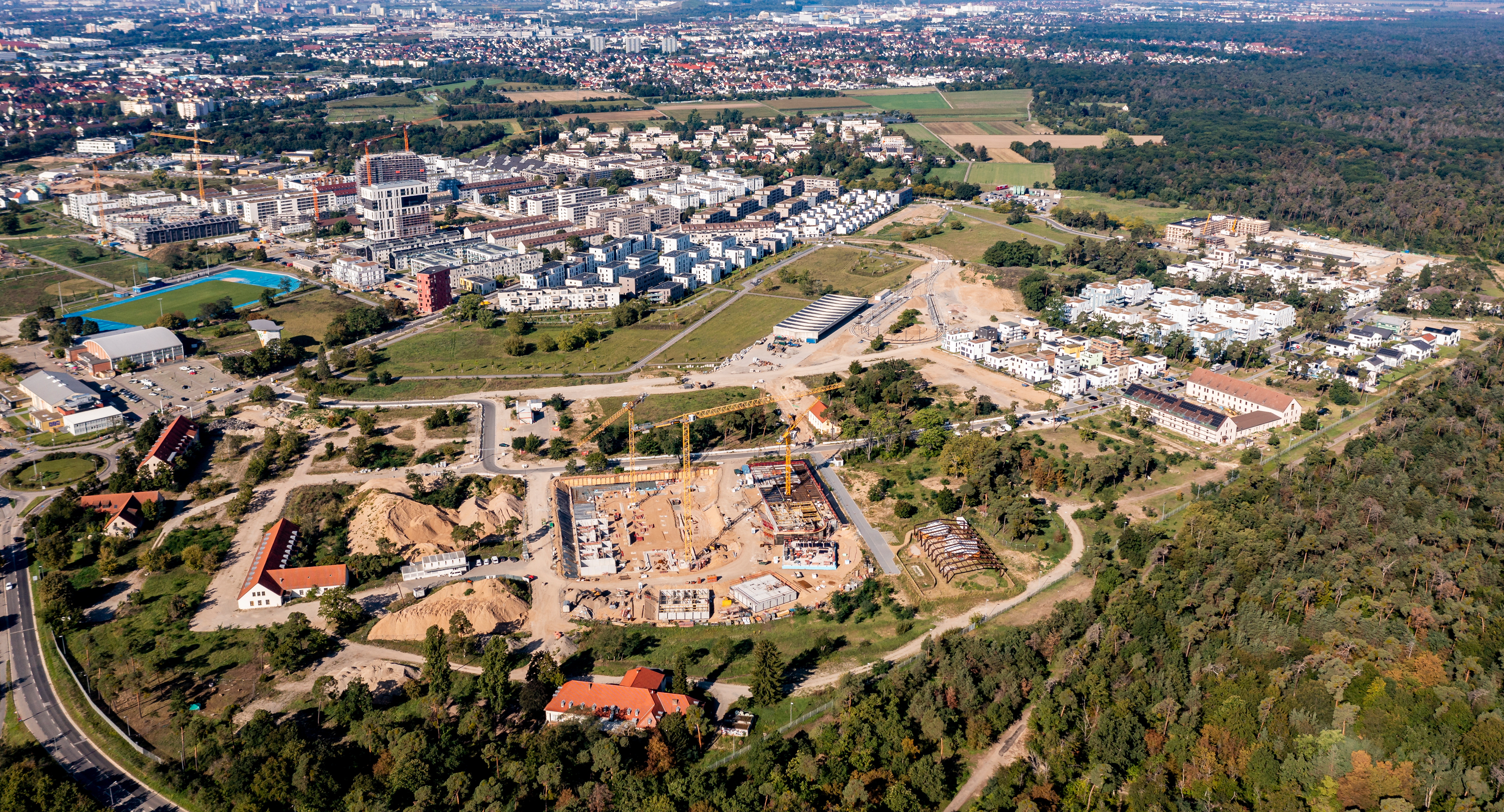 Luftbild des Stadtteils FRANKLIN mit Blick auf Neubaugebiet Sullivan Süd und FRANKLIN Mitte.