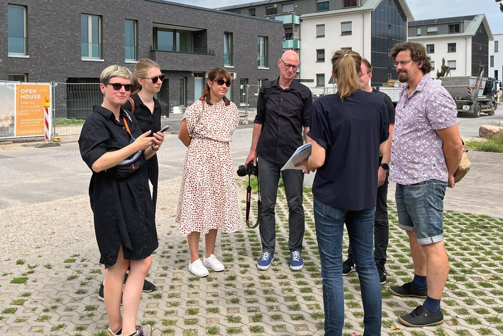Sechs Potsdamer Stadtplaner zusammen mit einer MWSP Mitarbeiterin bei einer Führung auf FRANKLIN.